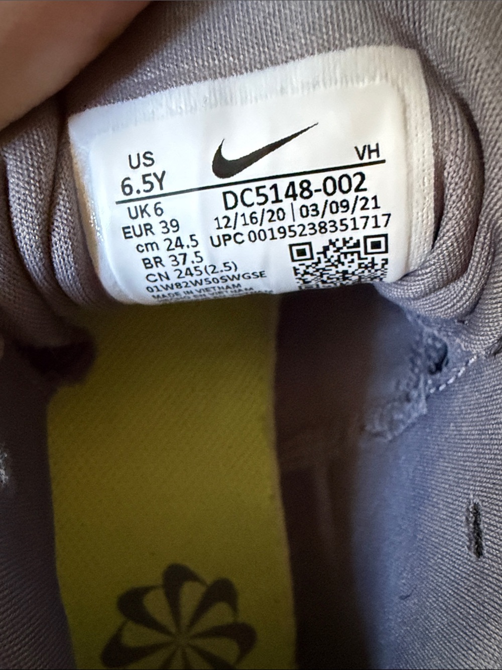 61/2 big kids or 8 women’s. Nike Kids Gray Sneakers with Teal Swoosh - Picture 3 of 7